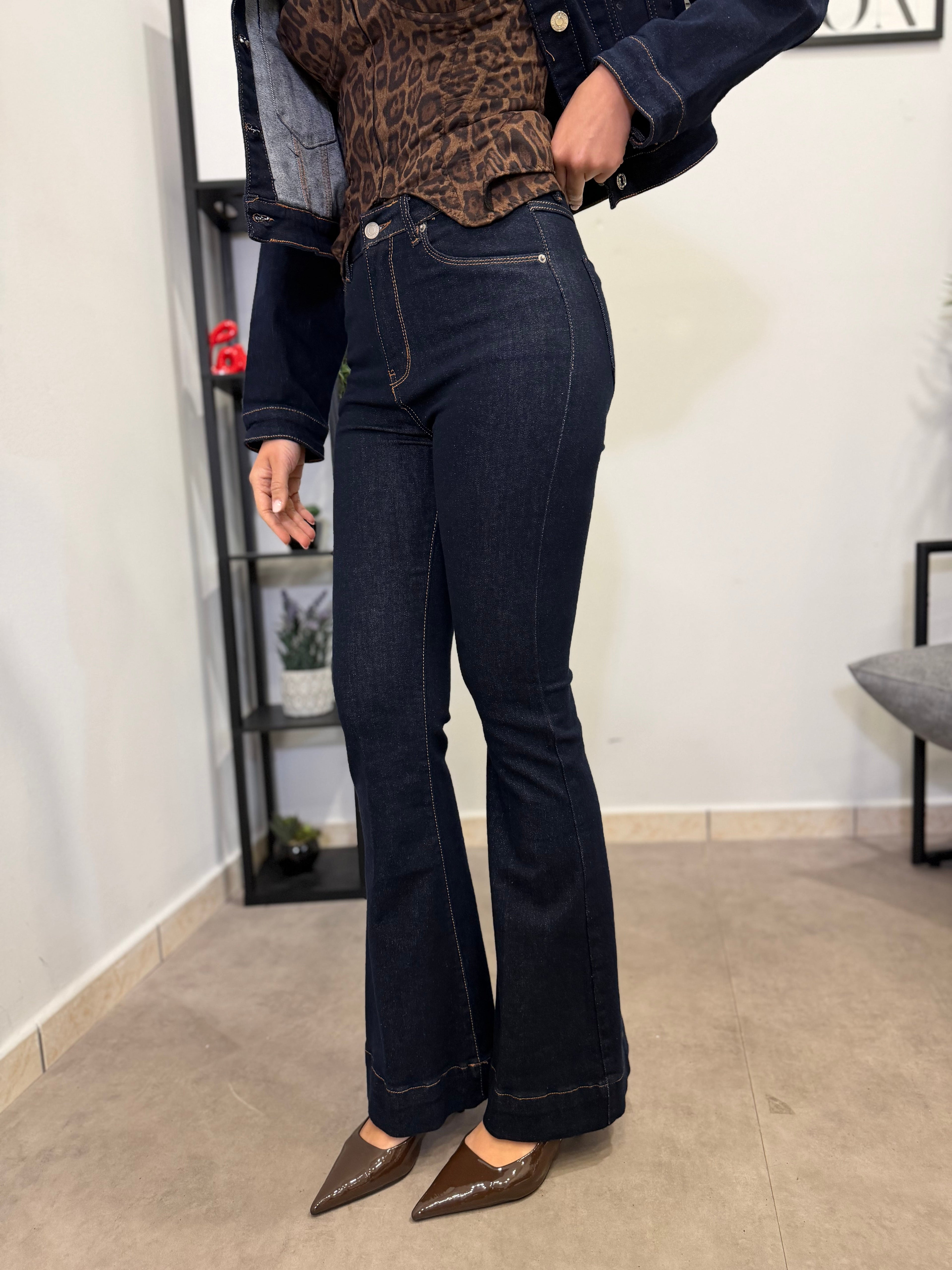 Jeans a Zampa Scuro 715
