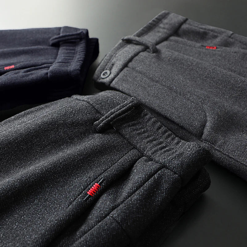 Pantalones elegantes de corte ajustado