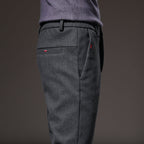 Pantalones elegantes de corte ajustado