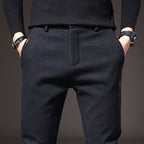 Pantalones elegantes de corte ajustado