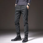 Pantalones elegantes de corte ajustado