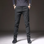 Pantalones elegantes de corte ajustado