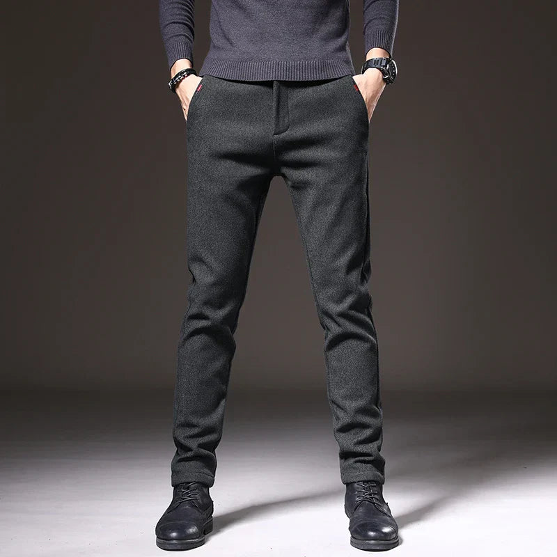 Pantalones elegantes de corte ajustado