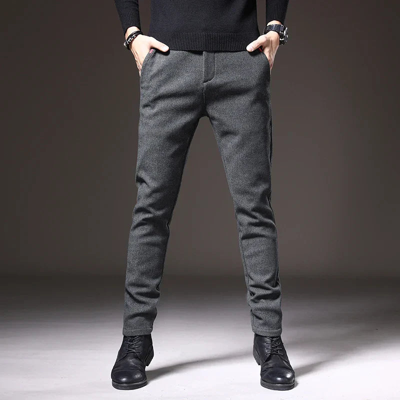 Pantalones elegantes de corte ajustado