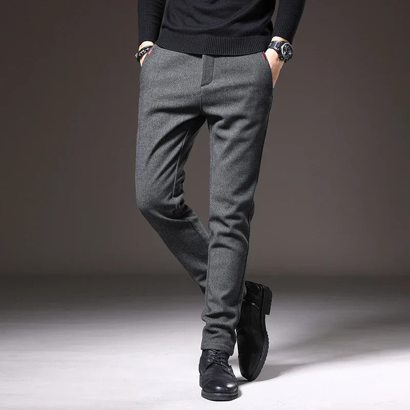 Pantalones elegantes de corte ajustado